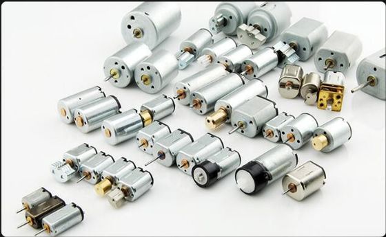 कस्टम शाफ्ट लंबाई के साथ 10W - 100W डीसी ग्रह गियर मोटर 12V / 24V